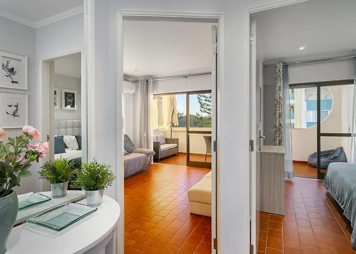 Amendoeiras Family Apartment *