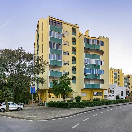 Apartment Amendoeiras Family *