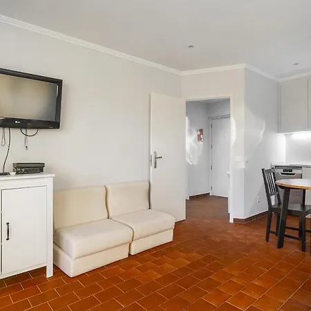 Apartment Amendoeiras Family